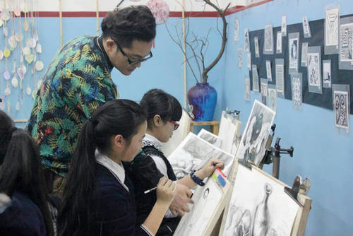 北京画室：基础薄弱的美术生能考上北服吗？