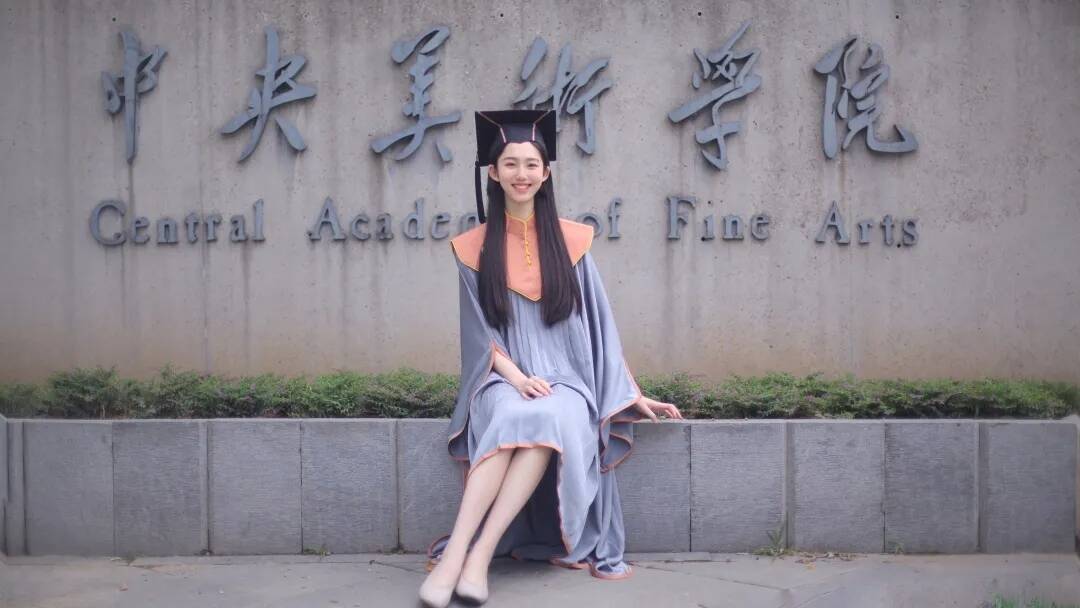 毕业热不散，广州画室带你来看最美学士服花落谁家？