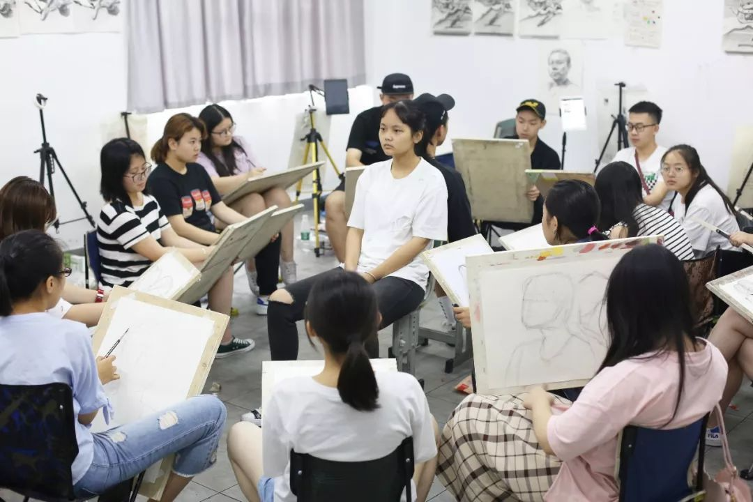 如何在艺考集训时达到最高效率？广州画室寒假班学子值得关注的事情！1